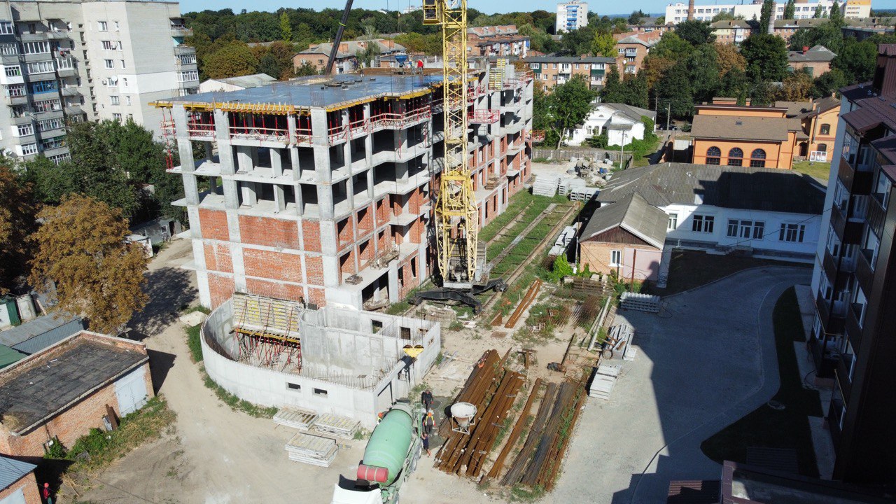 Серпень 2023